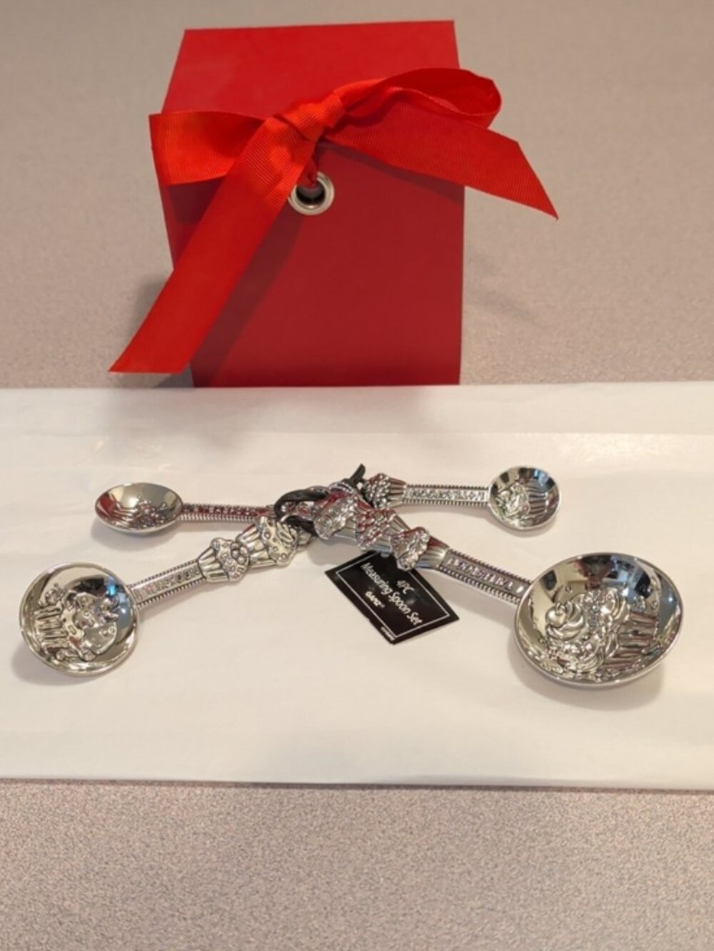 Ganz set of 4 measuring spoons with Cupcake inlay in each with gift box NWT